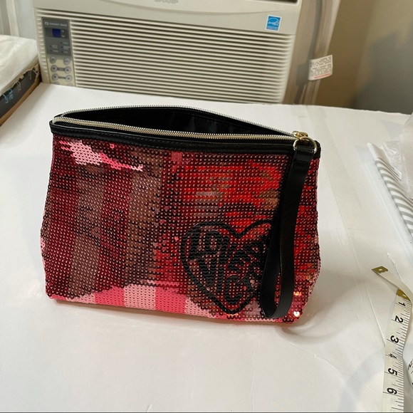 Victoria secret pink sequin wristlet for makeup or traveling - Picture 9 of 9